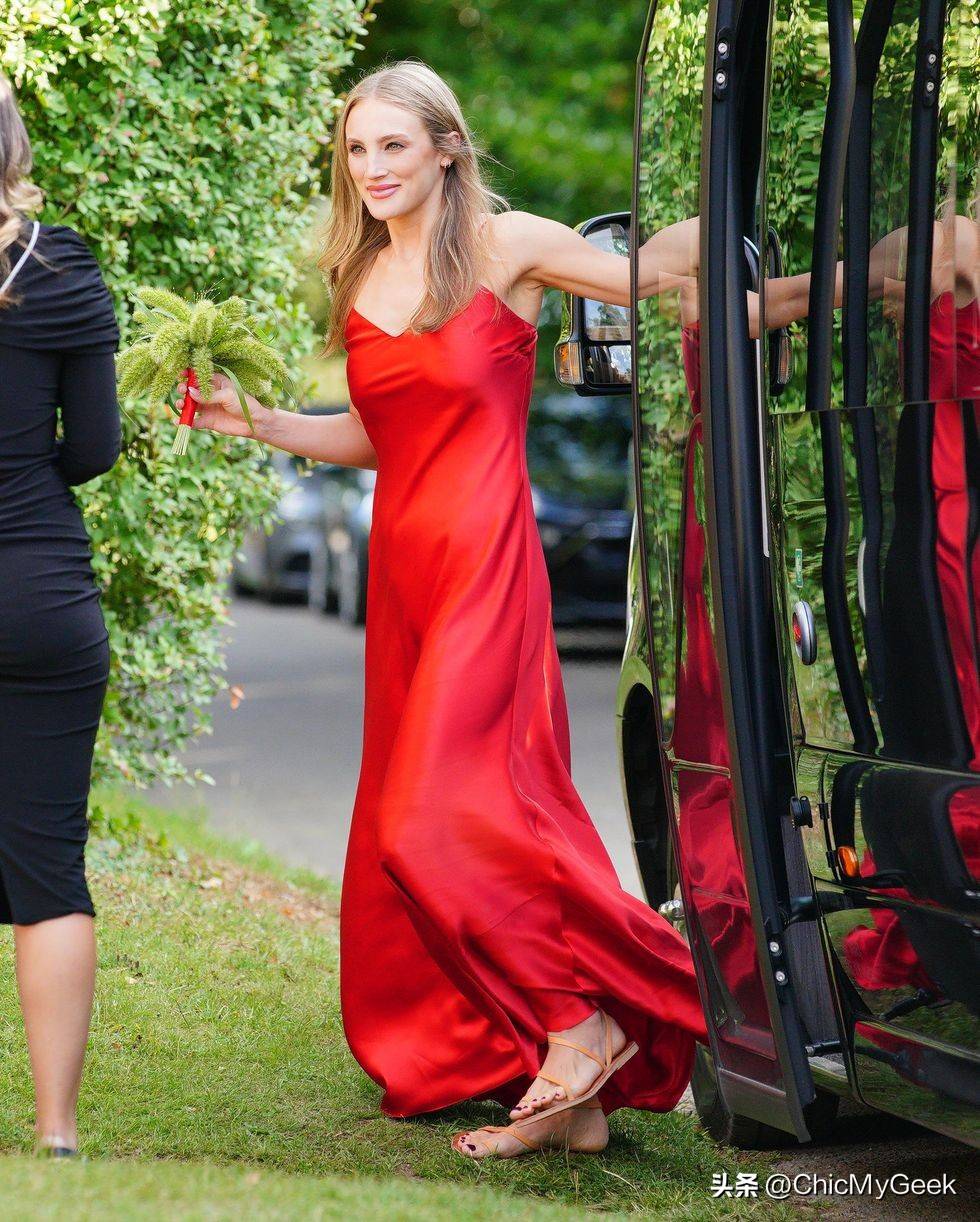 类植物花束, 姻殿堂