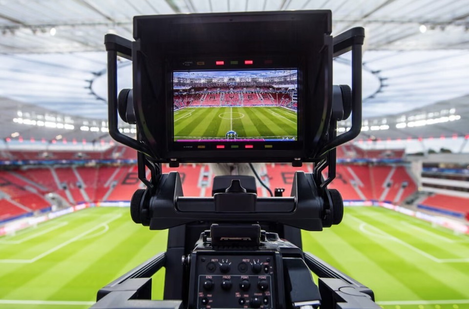 达到, 年期间的首 达到, 年期间的首