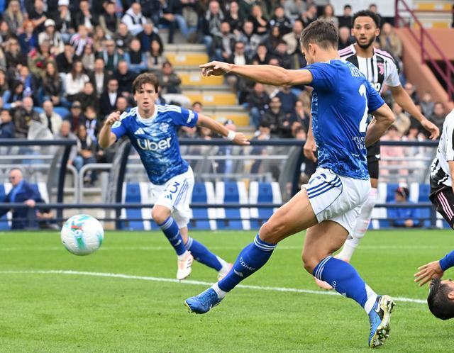 跃居榜首, 米兰逆转佛